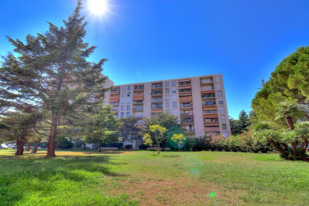 Charmant Studio Renove A Antibes, Plage A 10 Min A Pied Exteriör bild